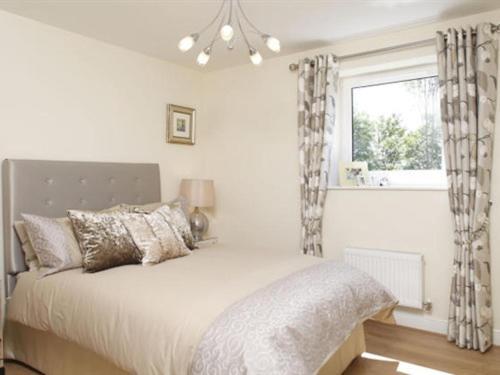 Apple House Guesthouse Heathrow Airport Хитроу Экстерьер фото