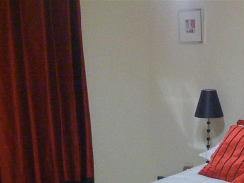 Apple House Guesthouse Heathrow Airport Хитроу Экстерьер фото